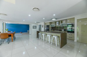 Southlakes Haven - Lake Views, Pet Friendly